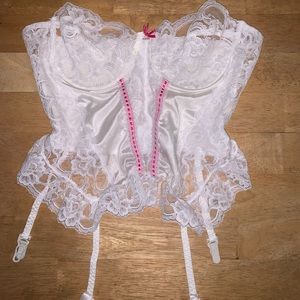 Strapless lace corset